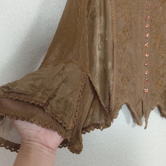 more by Lata Blouse Women Small Kakhy Floral Embroidered Button Romantic Edge Em - Picture 6 of 14